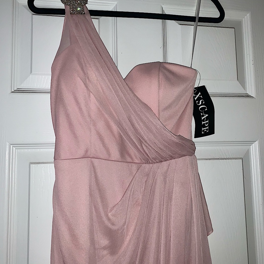 Elegant, formal gown.
